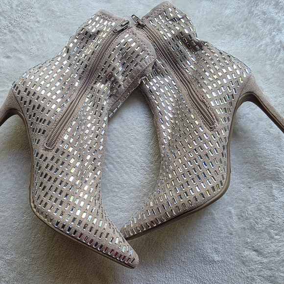 NEW Elegant Beige Stiletto Ankle Boots SIZE /7 shiny stones - Picture 2 of 12